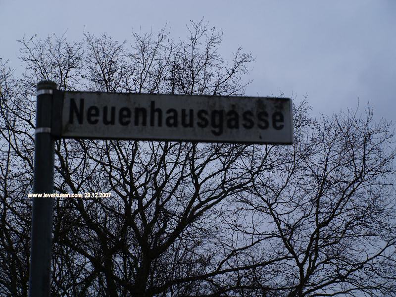 Foto der Neuenhausgasse: Straßenschild Neuenhausgasse