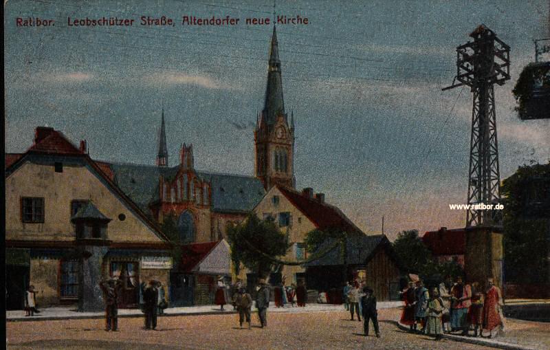 Leobschützer Straße mit Kirche